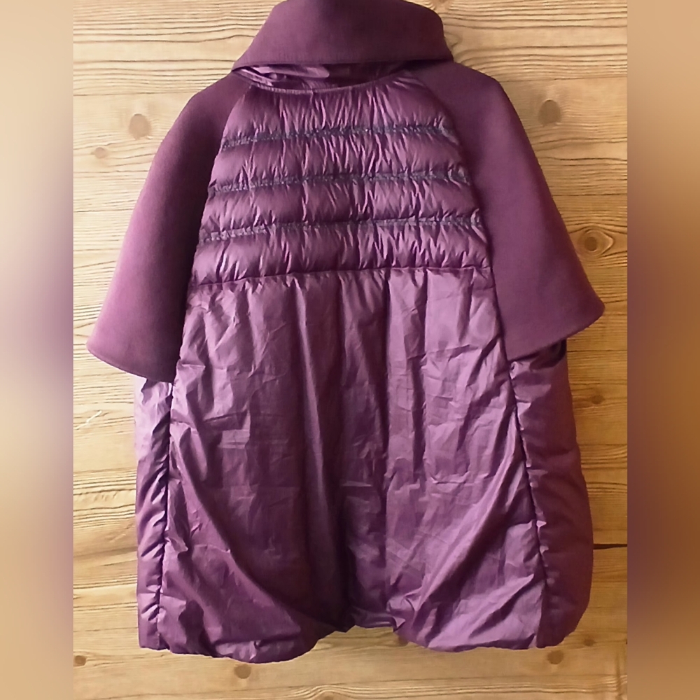 Nike Women's Burgundy Puffer Jacket - Picture 4 of 9